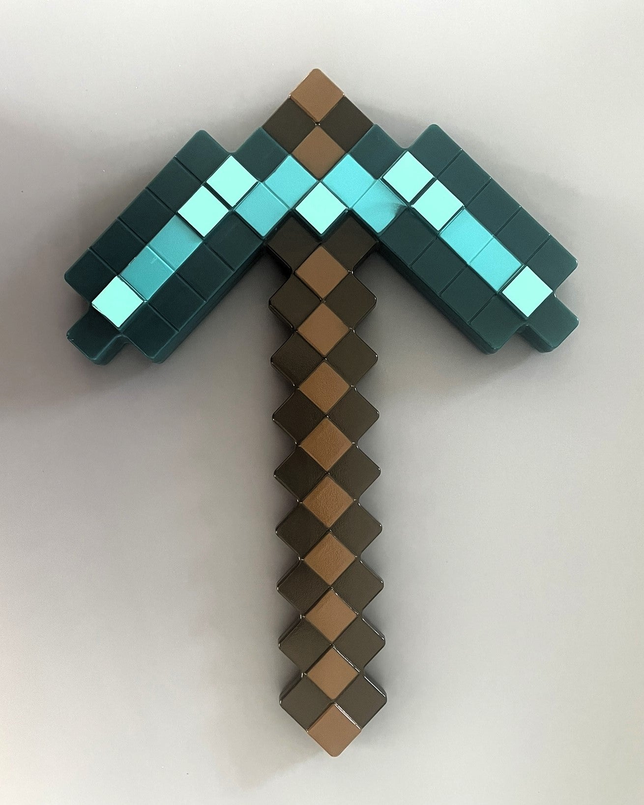 Minecraft - Furyu - Figurine Pioche en Diamand Diamond Pickaxe 40 cm