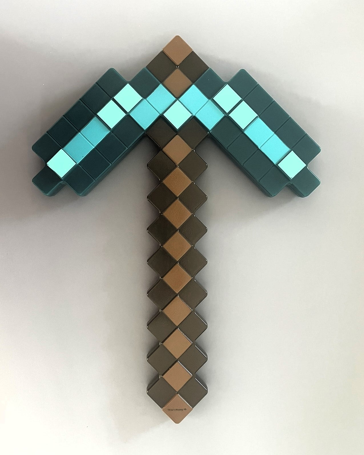 Minecraft - Furyu - Figurine Pioche en Diamand Diamond Pickaxe 40 cm