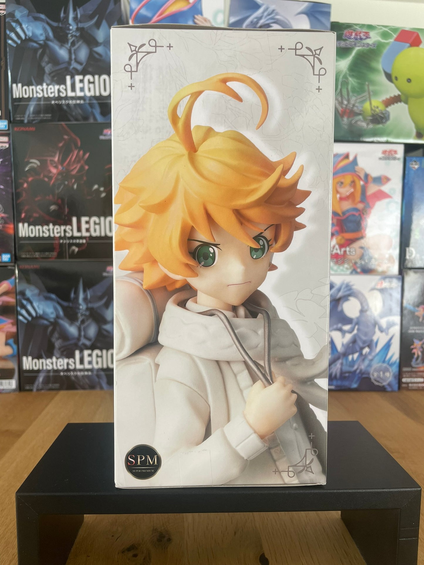 Figurine Emma Super Premium | The Promised Neverland | SEGA