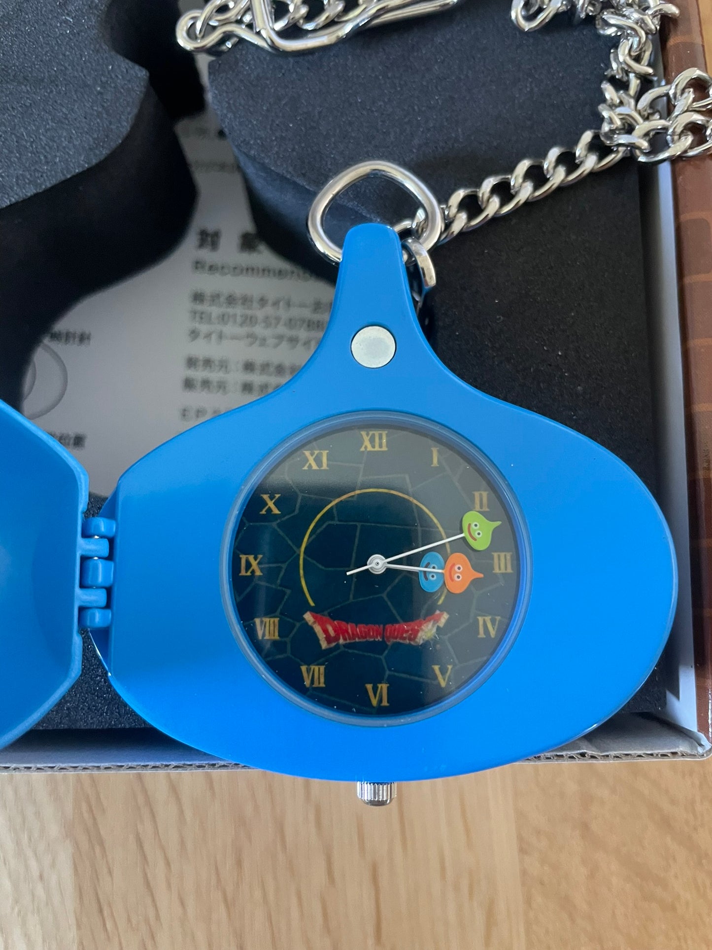 Montre Dragon Quest avec à gousset Slime – dans sa boite.