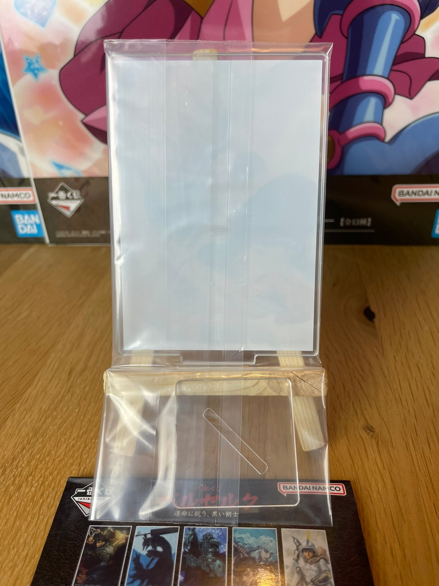 Stand acrylique Serpico Berserk Ichiban Kuji Unmei ni Aragau Kuroi Kenshi