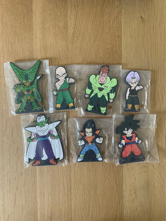 Set de stands caoutchouc Dragon Ball Ichiban Kuji – Son Goku, Trunks, Cell, Piccolo, C-16, C-17 et Tenshinhan – Collection Mirai e no Kettou