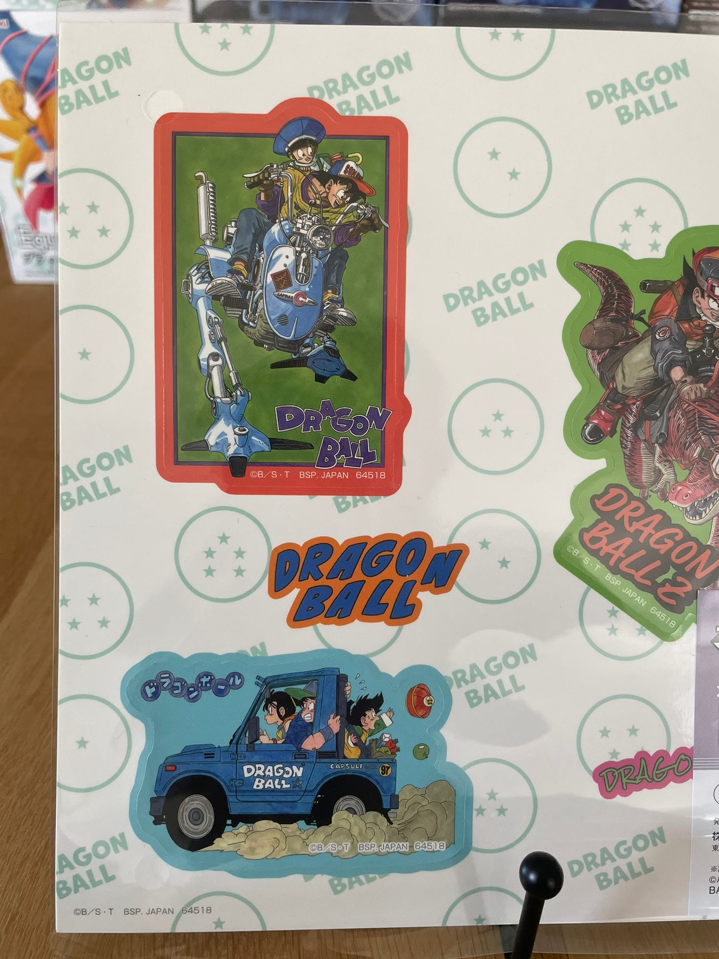 Sticker Dragon Ball avec sheet Bulma, Chi-Chi, Oolong, Son Gohan, Son Goku, Yamcha – sous sachet Ichiban Kuji Dragonball Snap Collection (H Prize).