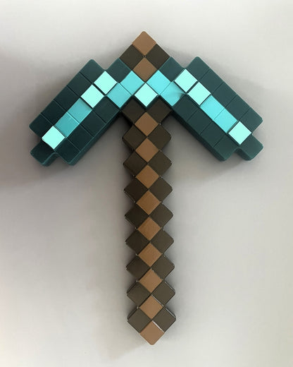 Minecraft - Furyu - Figurine Pioche en Diamand Diamond Pickaxe 40 cm