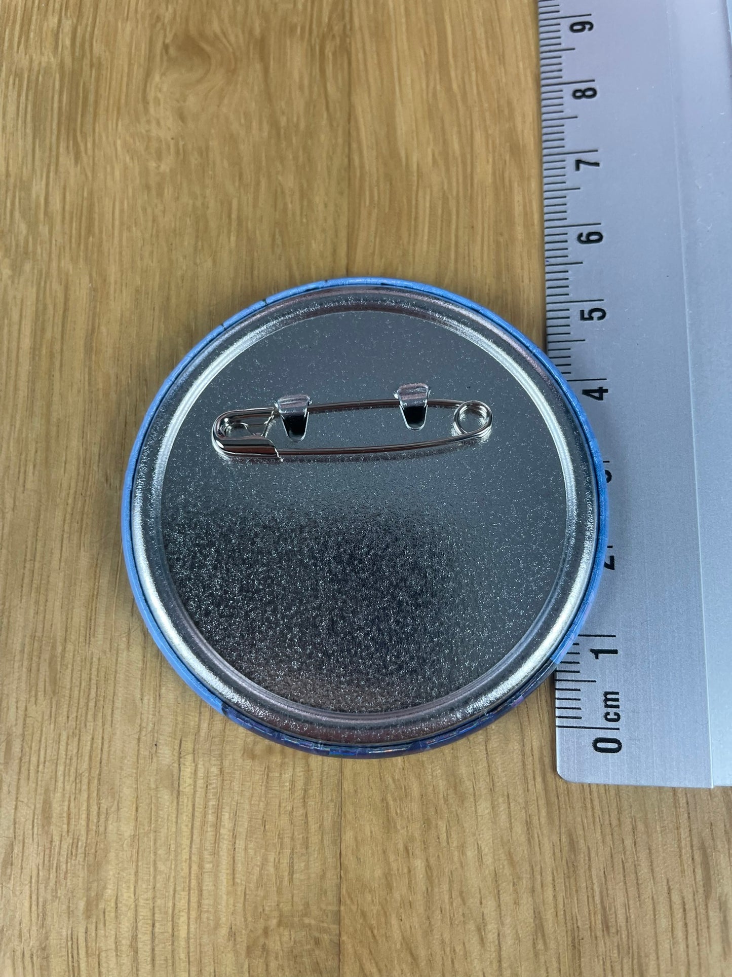 Badge Leorio Paladinight Dos au combat A 5,5 cm | Hunter × Hunter | Bandai Spirits