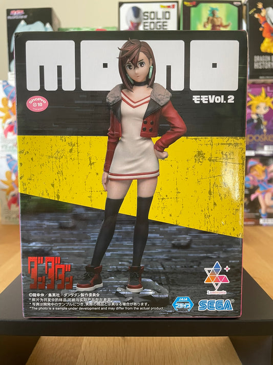 Figurine Ayase Momo de Dandadan  Luminasta – dans sa boîte.