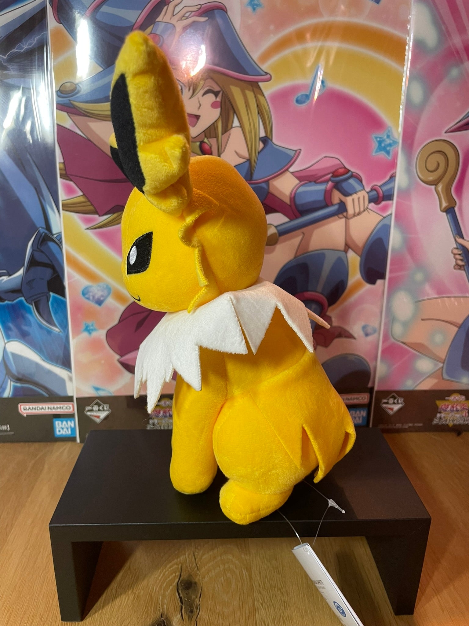 plush-pokemon-jolteon-mofugutto-eevee-friends-banpresto.jpg
