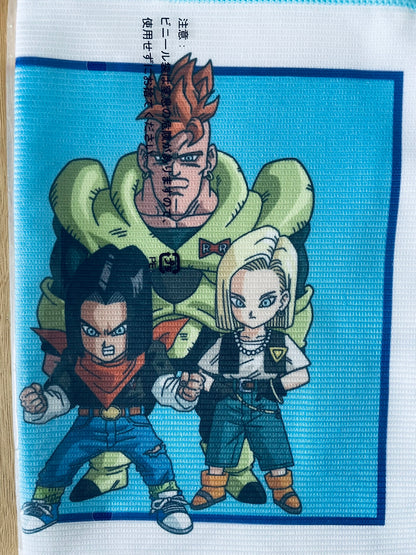 Serviette Dragon Ball avec Goku, Vegeta, Trunks, Cell, C-18 – sous sachet Ichiban Kuji Dragon Ball VS Omnibus Ultra (Lot G).