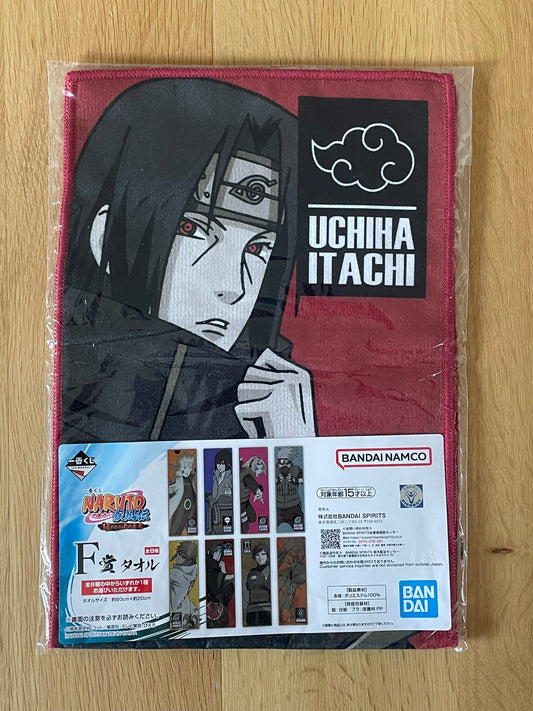 Serviette Naruto Shippuden avec Itachi Uchiha – sous sachet Ichiban Kuji Naruto: Tsumugareruhi no Ishi.