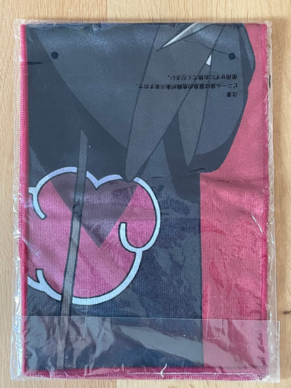 Serviette Naruto Shippuden avec Itachi Uchiha – sous sachet Ichiban Kuji Naruto: Tsumugareruhi no Ishi.
